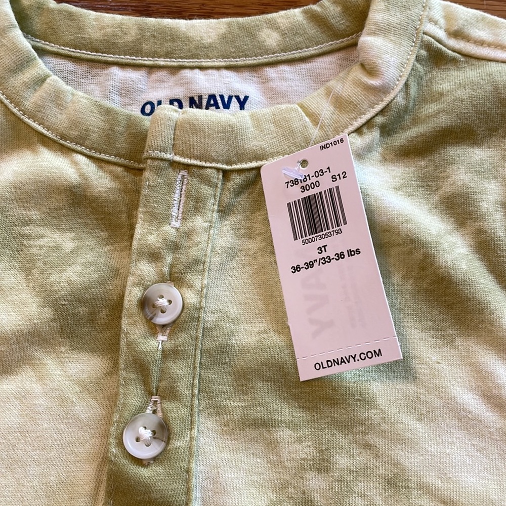 🍁Old Navy Long Sleeve Tee - Picture 2 of 7
